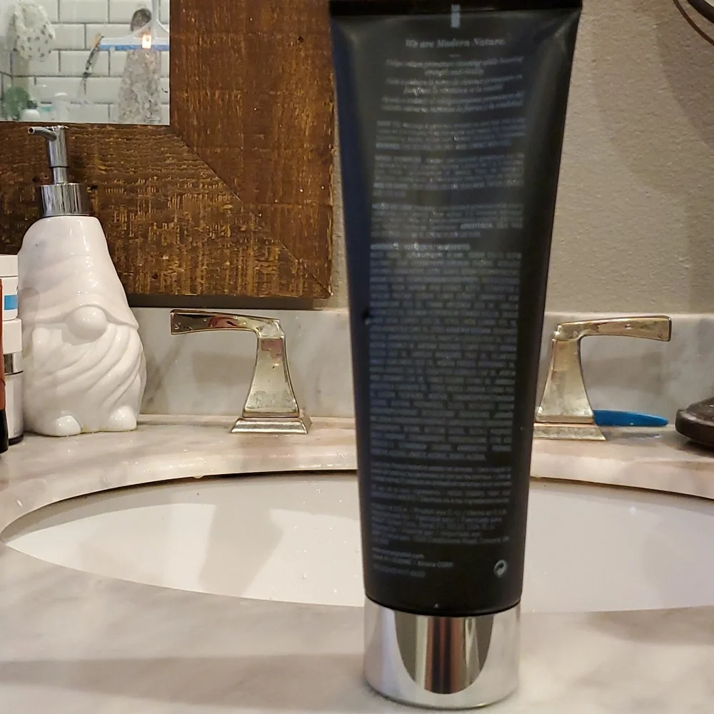 NEW Monat Black Shampoo + Conditioner. NEW